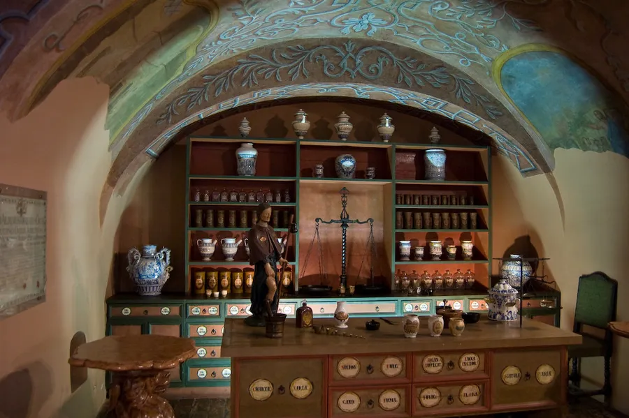 The Pharmacy Under the Golden Eagle Museum