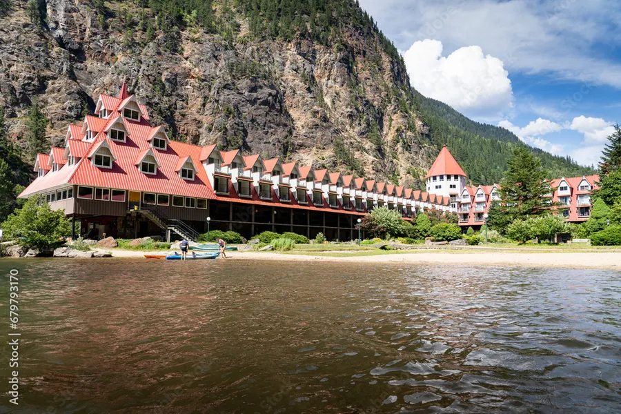 Three Valley Lake Chateau