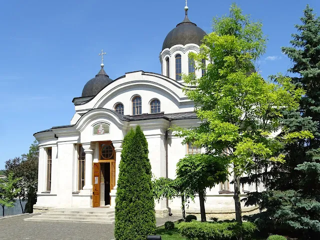 Tipova Monastery