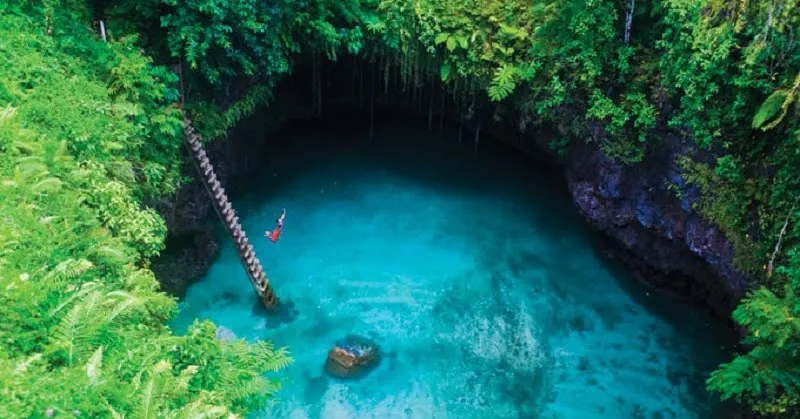 To Sua Ocean Trench