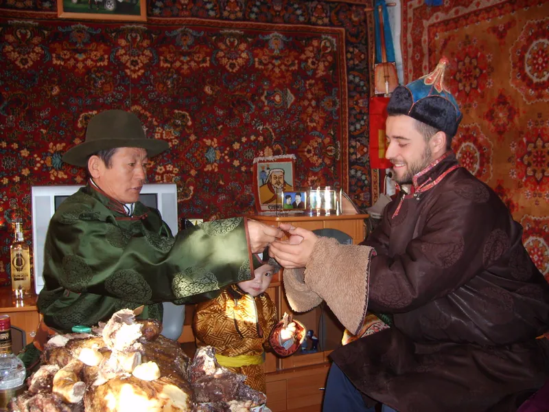 Tsagaan Shuvuut