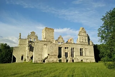 Ungru Manor