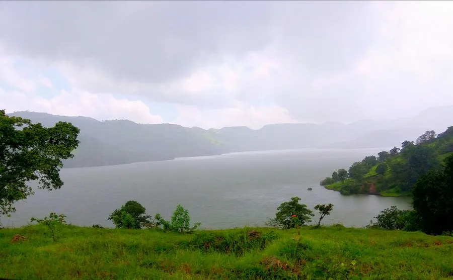 Varasgaon Dam