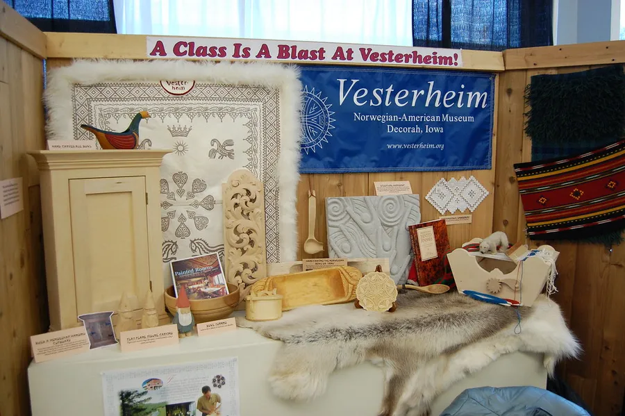 Vesterheim Rosemaling Gallery