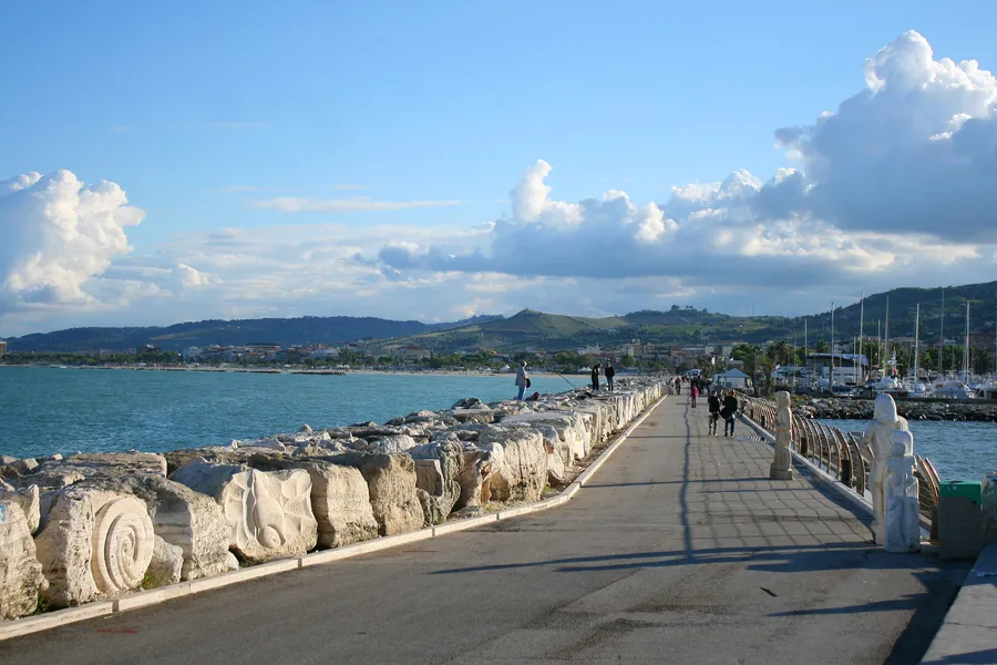 Viale Secondo Moretti