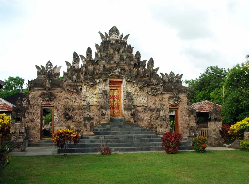 Vihara Dharmayana Kuta (Kongco Leeng Gwan Bio)