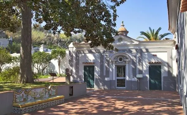 Villa Arbusto Museum