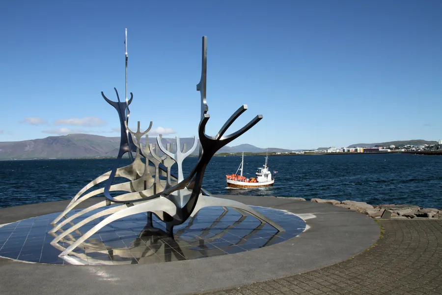 Voyager Statue