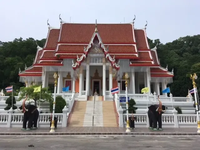 Wat Khao Chong Pran