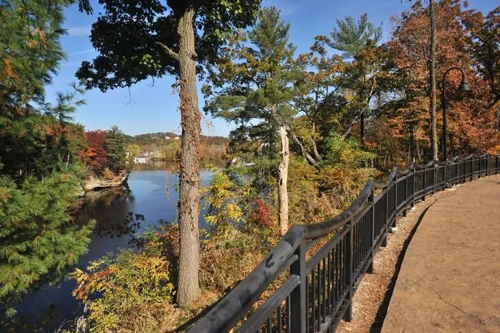 Wisconsin Dells Scenic Riverwalk