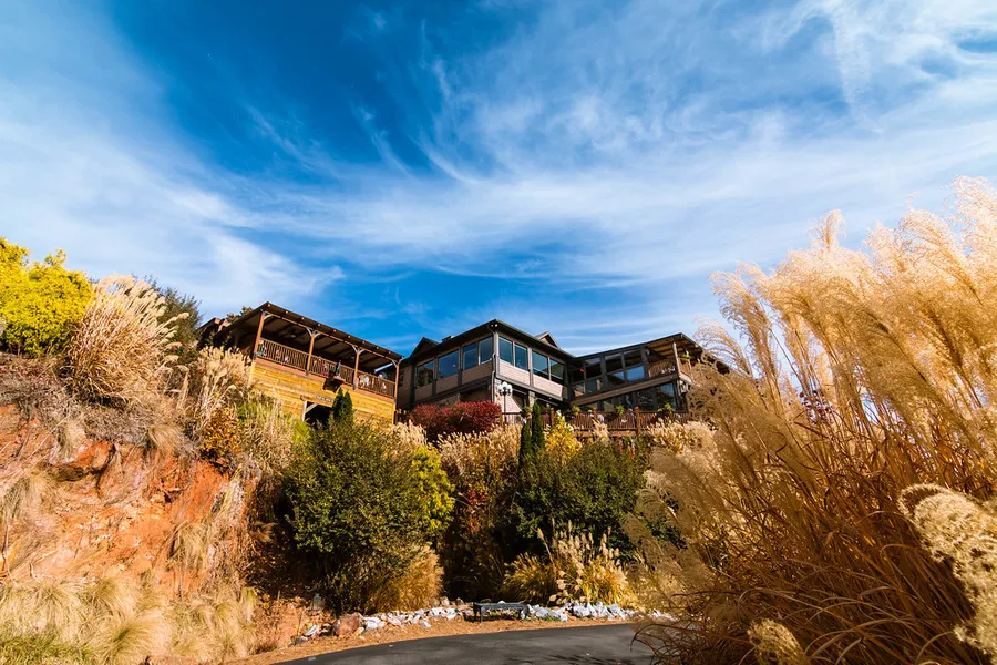 Wolf Mountain Vineyards & Winery