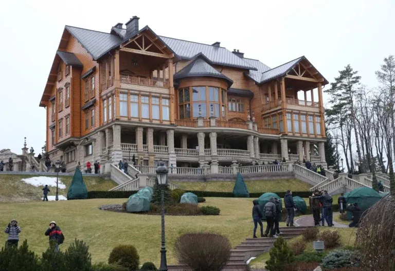 Wooden Villa Museum (Villa Sarata)