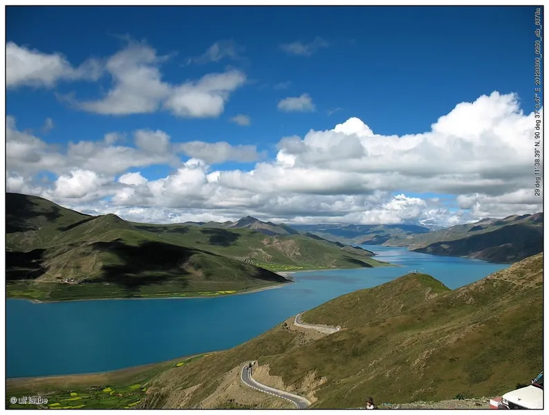 Yamdrok Lake