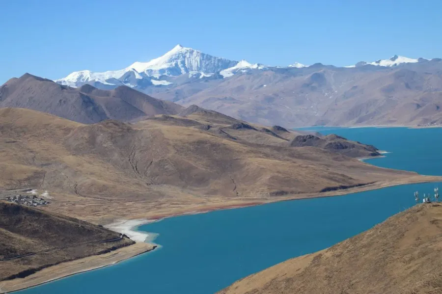 Yamdrok Lake