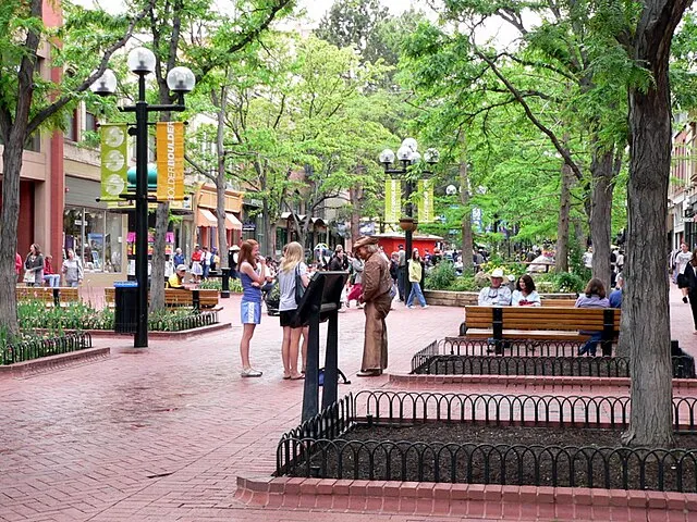 Zichron Ya'akov Pedestrian Mall (HaMeyasdim Street)
